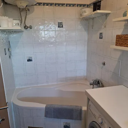 Postcard View * פולה