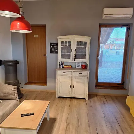 דירה Postcard View פולה