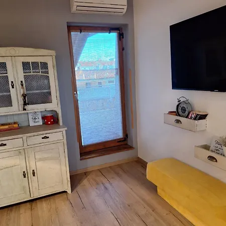 Postcard View פולה